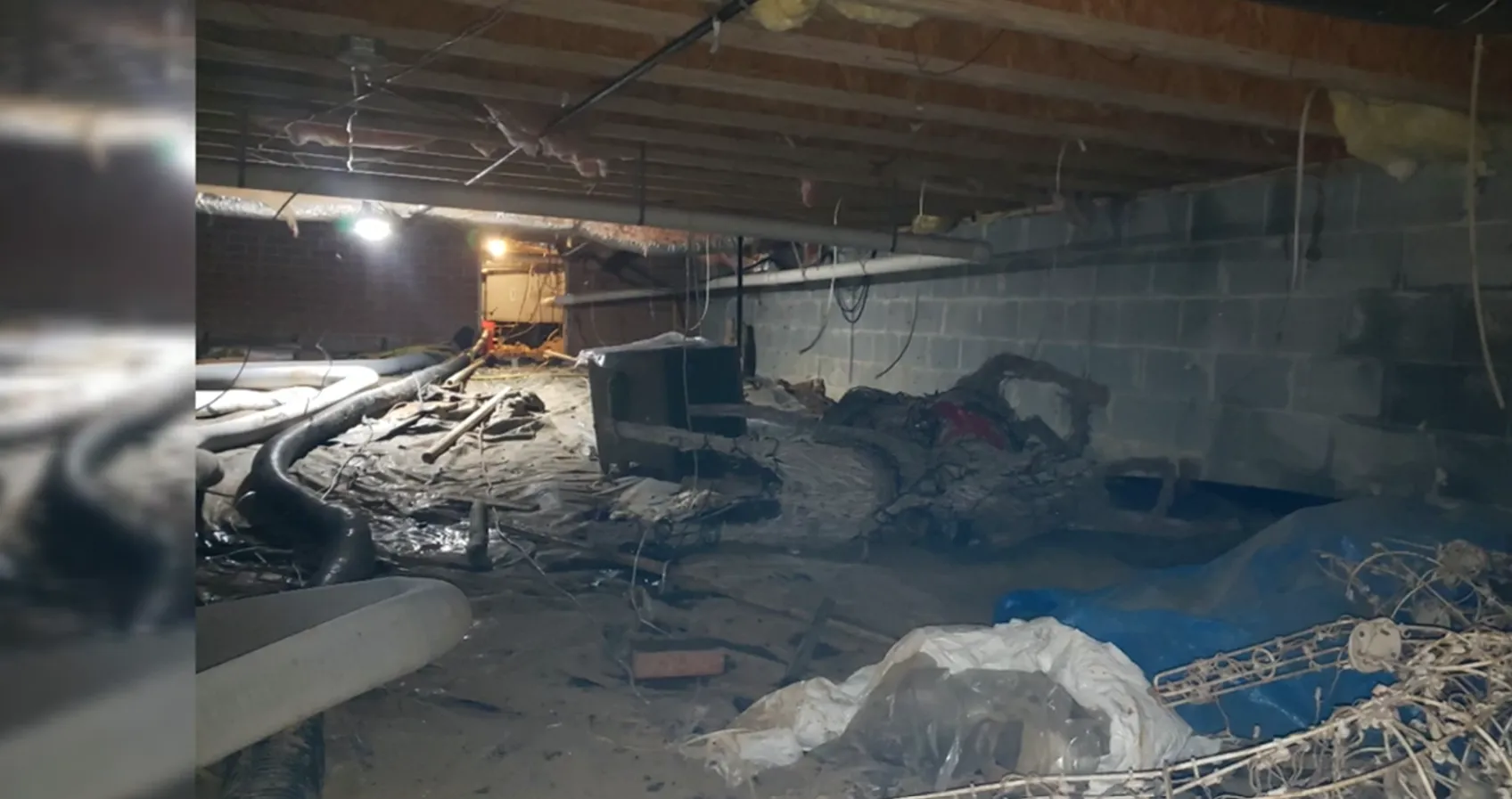 Crawl space thermodynamic stack effect and indoor air quality airflow
